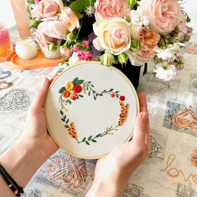 Set creativ de broderie Inimă înfloritoare, roșu-galben-portocaliu - imagine 3